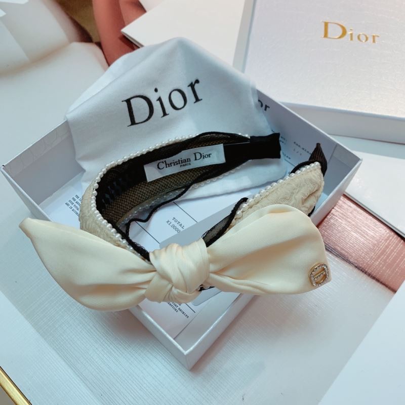 CHRISTIAN DIOR